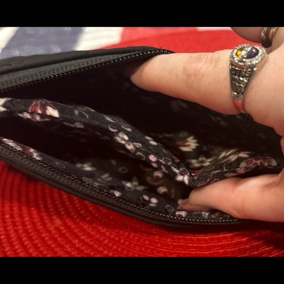 Vera Bradley RFID On The Go Wristlet/ Clutch - Picture 5 of 5